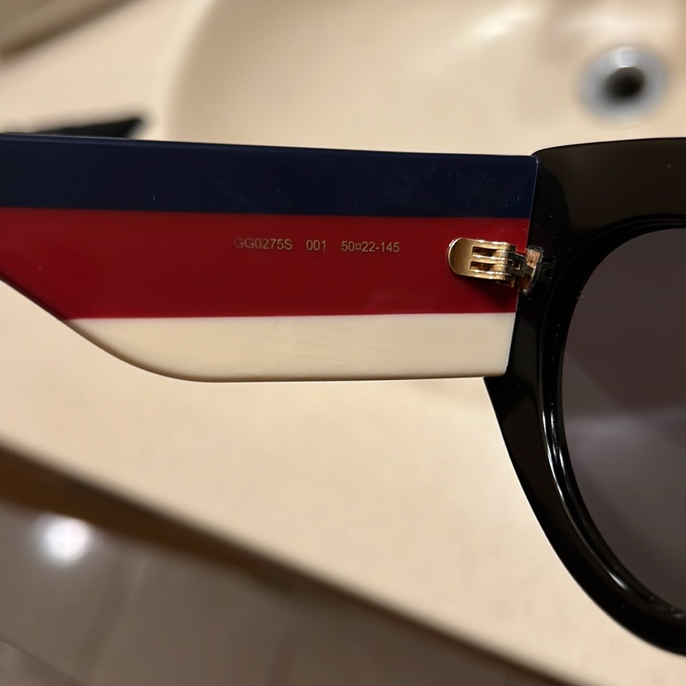 Gucci Sunglasses - Picture 7 of 8